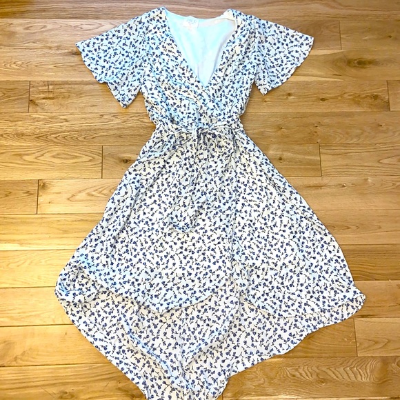 Sienna Sky Dresses & Skirts - SIENNA SKY SUMMER DRESS!! 💙🤍